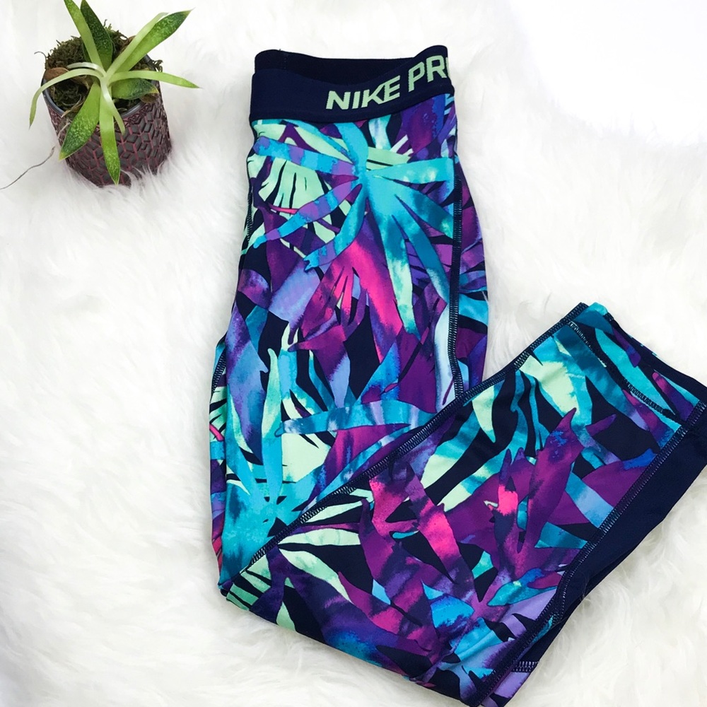 Nike Pro Capri NWT (X - Small)